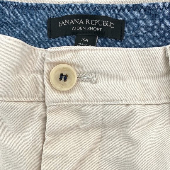 Banana Republic Aiden Slim Fit 9" Short - 34 - Picture 4 of 5